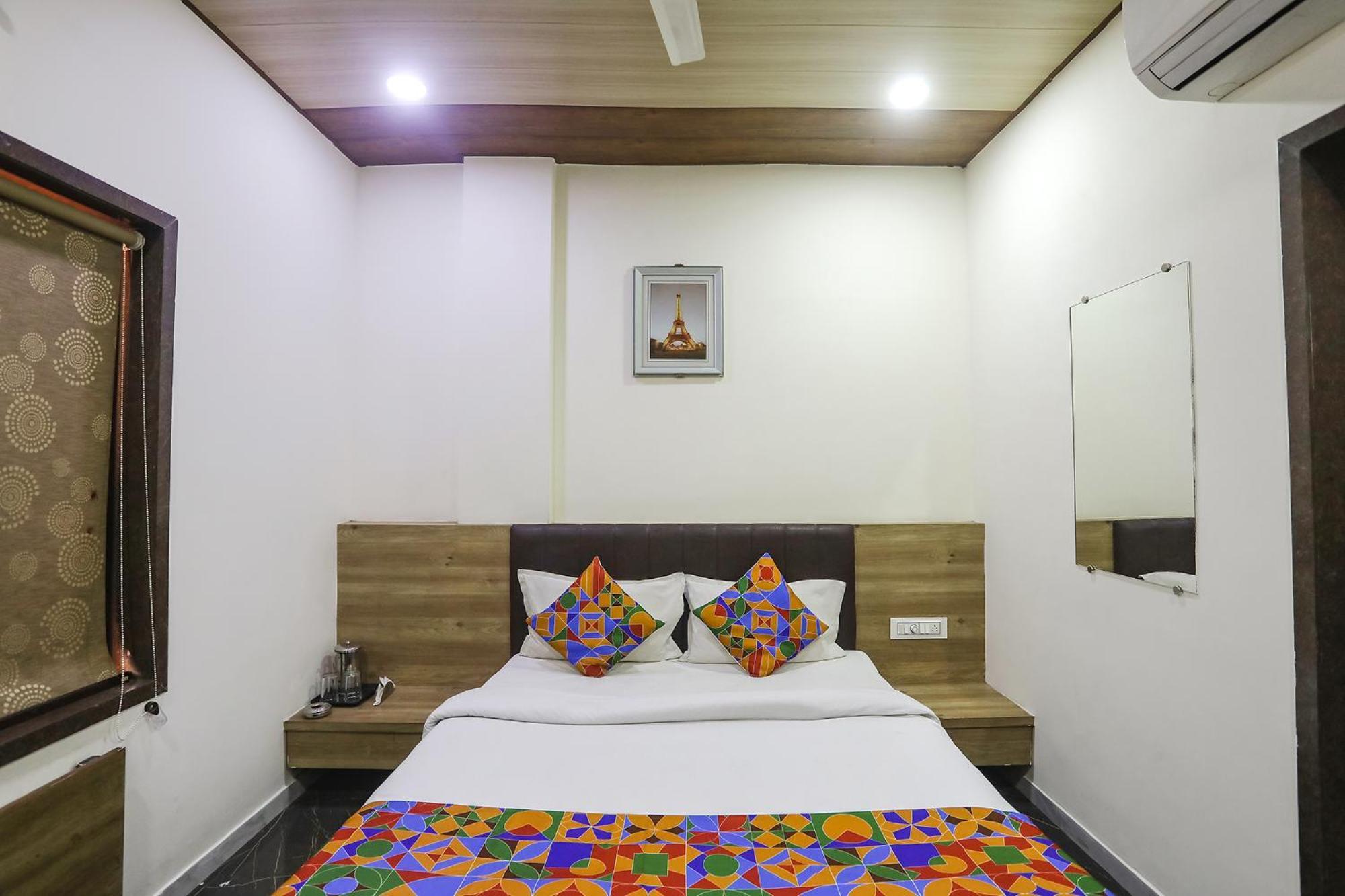 Fabhotel Vedanta Inn - Nr Sitabudli Fort Nagpur Exterior photo